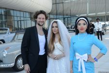 Paytaxtın mərkəzi küçələrində klassik avtomobillərin yürüşü keçirilib (FOTO/VİDEO)
