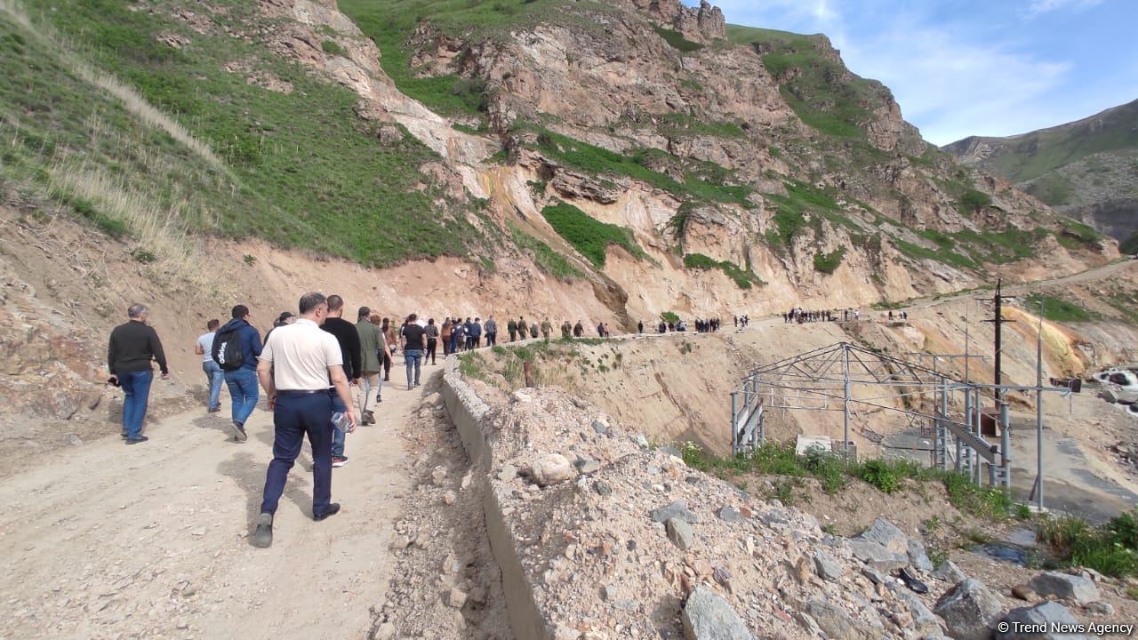 Xarici diplomatlar Kəlbəcərdə İstisuda olublar (FOTO)