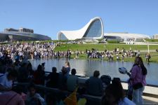 Heydər Əliyev Mərkəzinin parkında “Uşaq festivalı” keçirilib (FOTO)