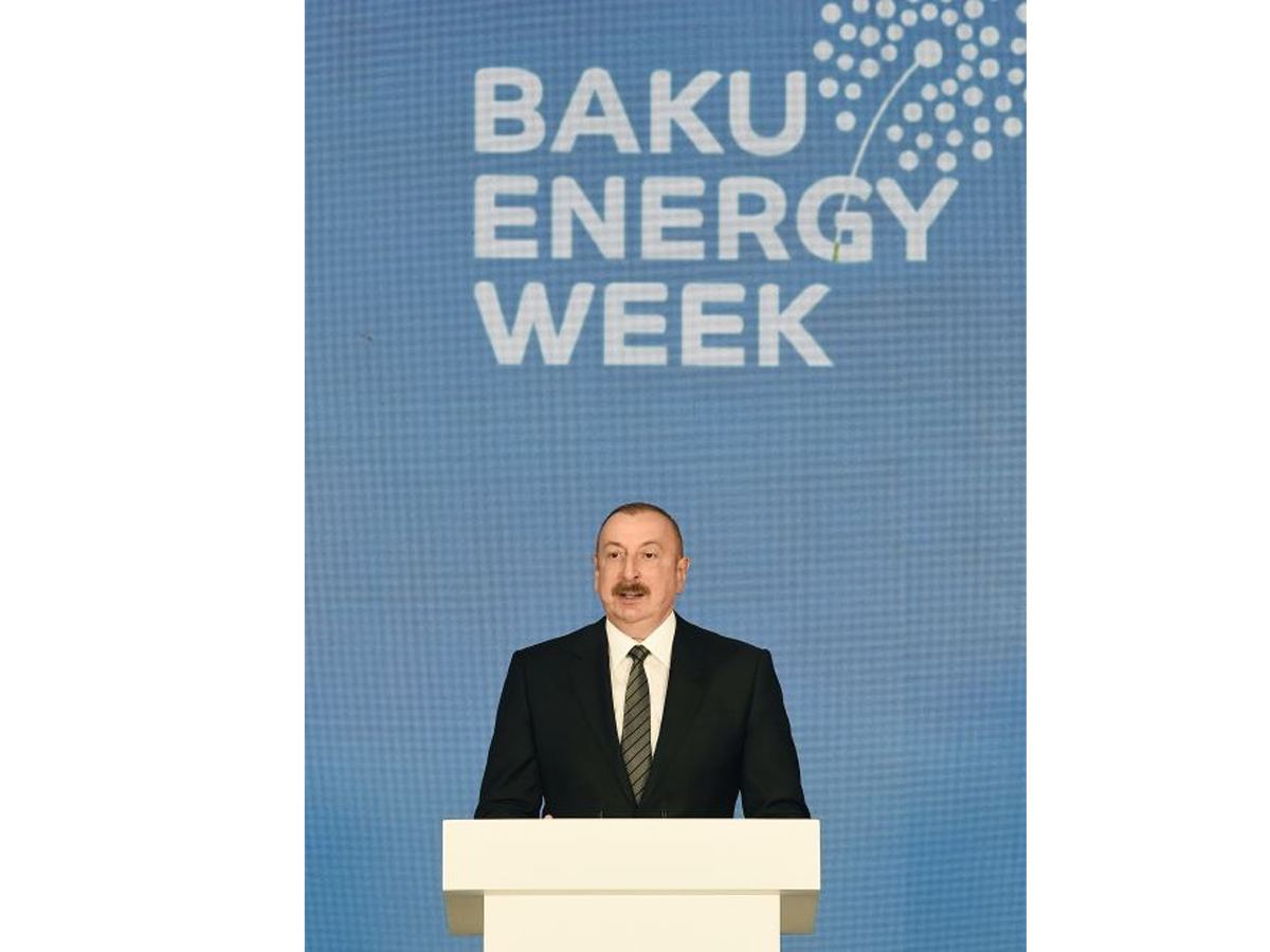 Prezident İlham Əliyev: Bu gün artıq Azərbaycan digər ölkələr üçün vacib tranzit imkanlarını təqdim edir