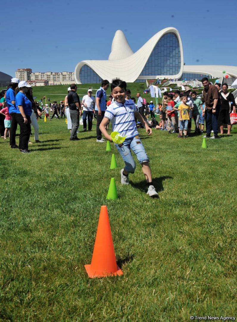 Heydər Əliyev Mərkəzinin parkında “Uşaq festivalı” keçirilib (FOTO)