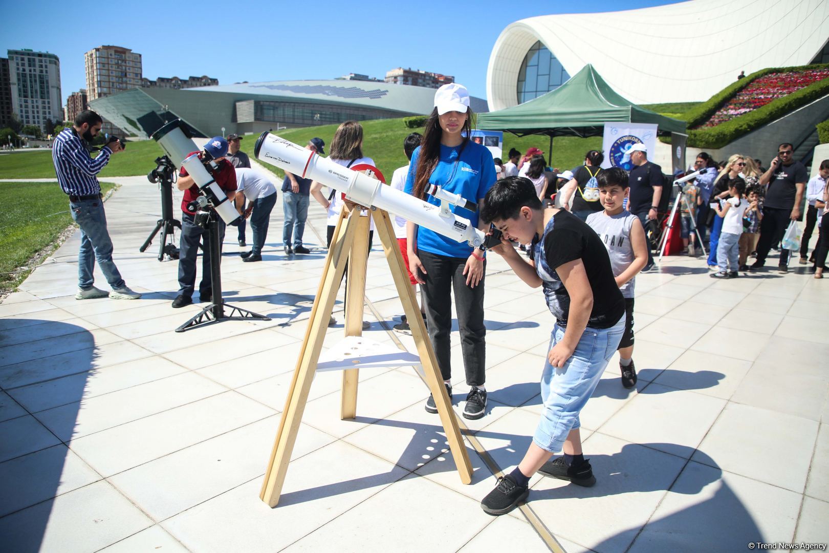Heydər Əliyev Mərkəzinin parkında “Uşaq festivalı” keçirilib (FOTO)