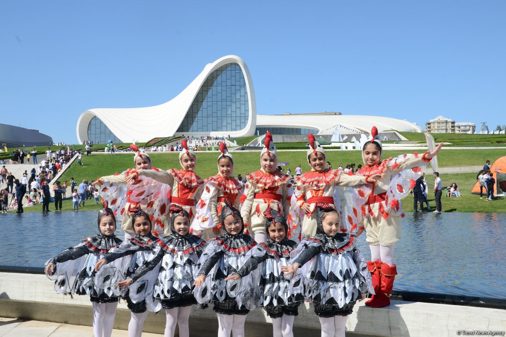 Heydər Əliyev Mərkəzinin parkında “Uşaq festivalı” keçirilib (FOTO)