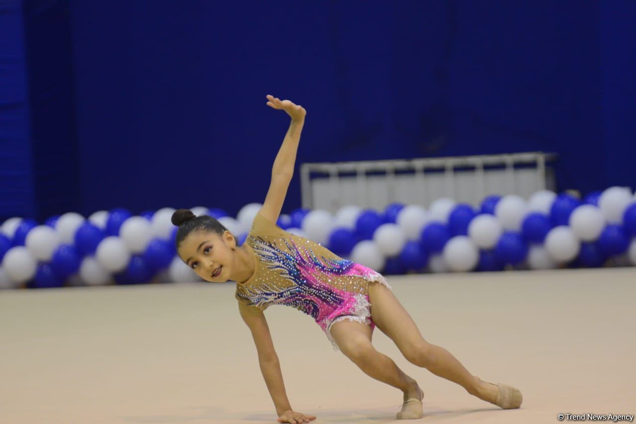 Bədii gimnastika üzrə "Ocaq Sport" klubunun açıq birinciliyinin ikinci günü start götürüb (FOTO)