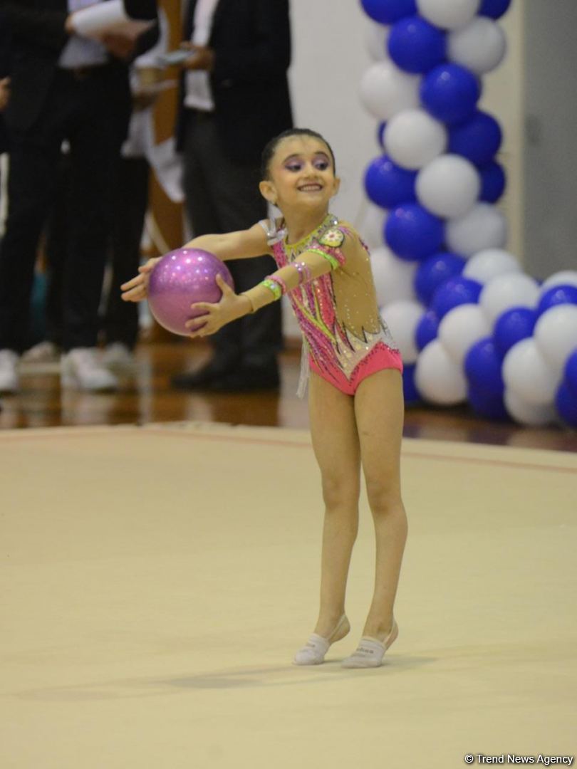 Bədii gimnastika üzrə "Ocaq Sport" klubunun açıq birinciliyinin ikinci günü start götürüb (FOTO)