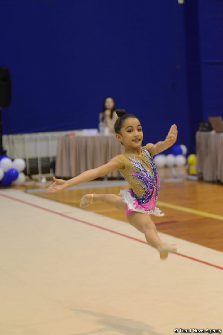 Bədii gimnastika üzrə "Ocaq Sport" klubunun açıq birinciliyinin ikinci günü start götürüb (FOTO)