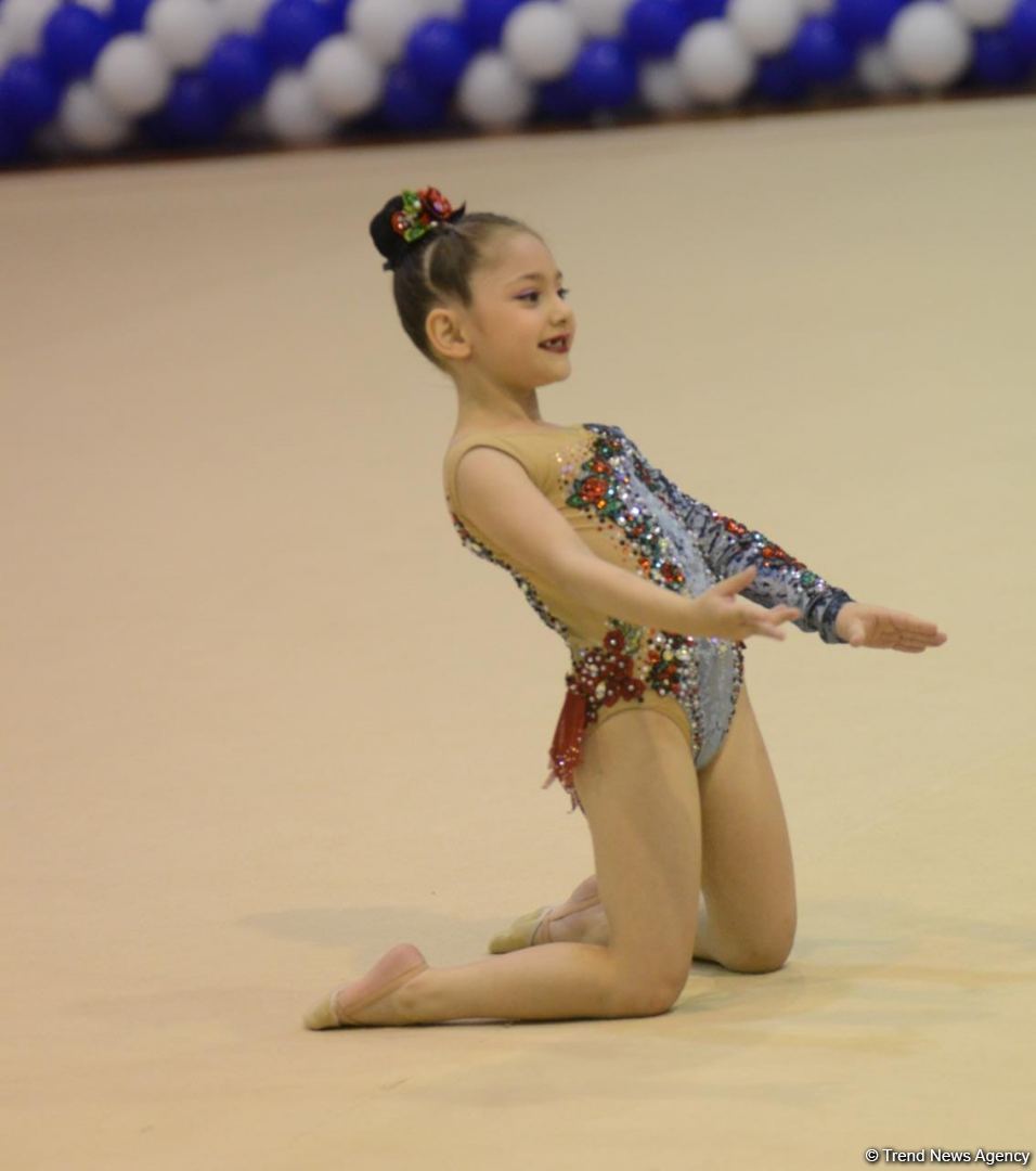 Bədii gimnastika üzrə "Ocaq Sport" klubunun açıq birinciliyinin ikinci günü start götürüb (FOTO)