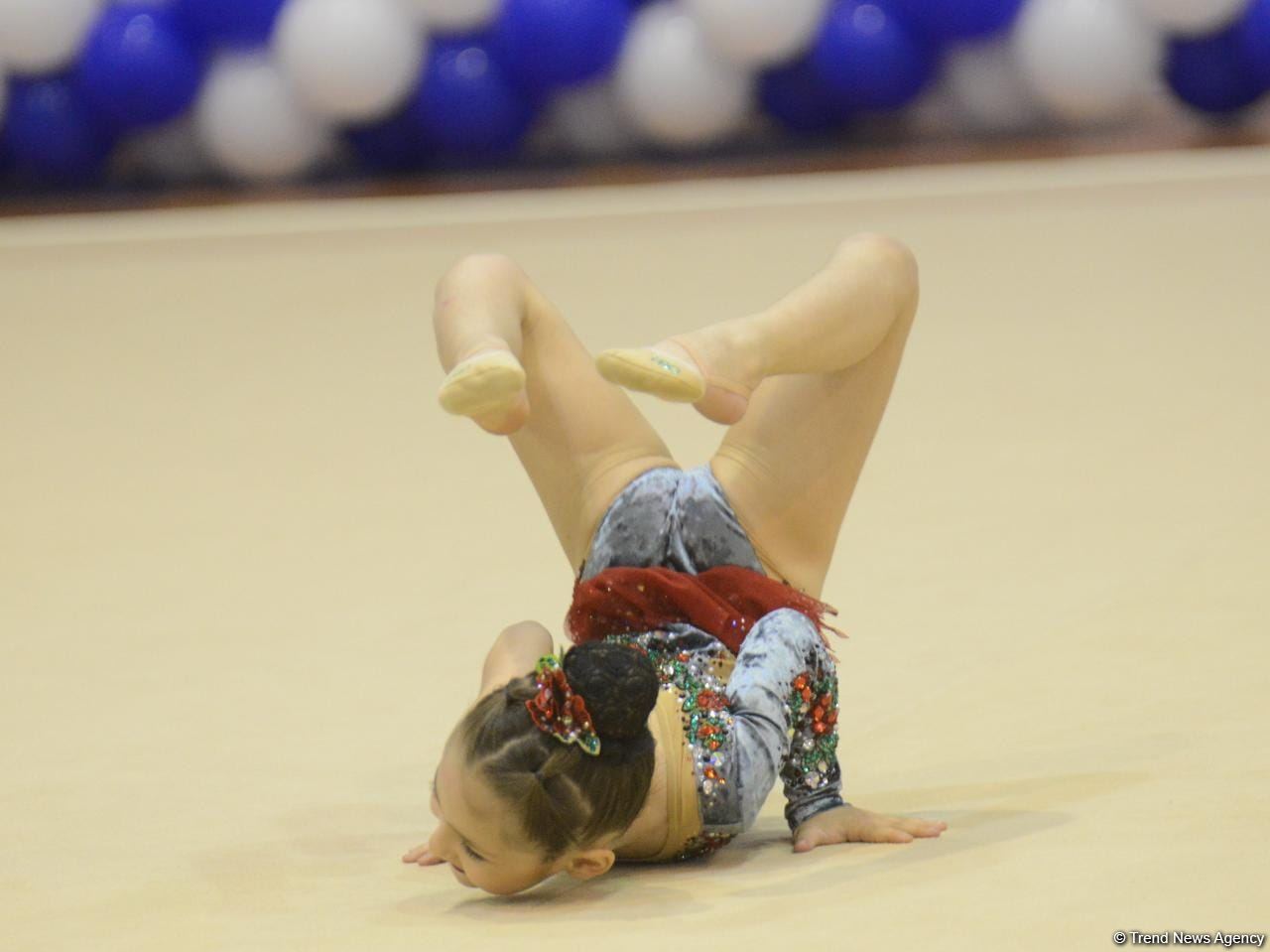 Bədii gimnastika üzrə "Ocaq Sport" klubunun açıq birinciliyinin ikinci günü start götürüb (FOTO)