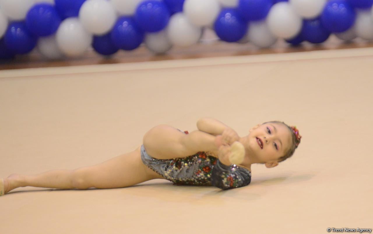 Bədii gimnastika üzrə "Ocaq Sport" klubunun açıq birinciliyinin ikinci günü start götürüb (FOTO)