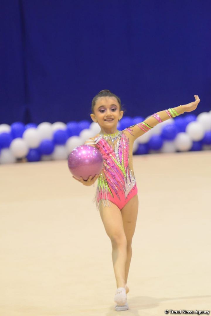 Bədii gimnastika üzrə "Ocaq Sport" klubunun açıq birinciliyinin ikinci günü start götürüb (FOTO)