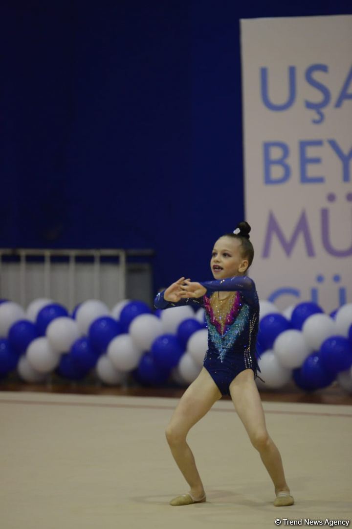 Bədii gimnastika üzrə "Ocaq Sport" klubunun açıq birinciliyinin ikinci günü start götürüb (FOTO)