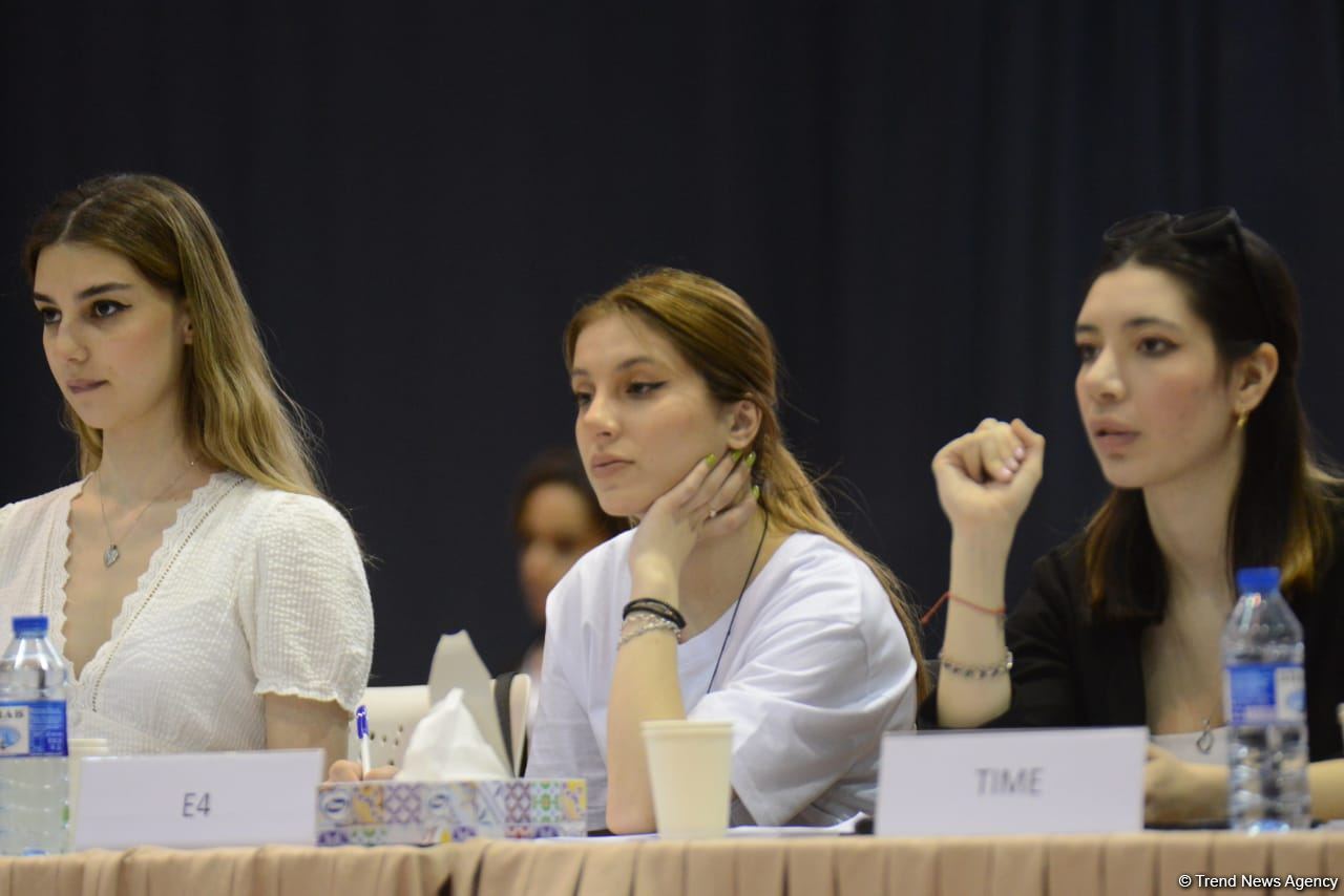 Bədii gimnastika üzrə "Ocaq Sport" klubunun açıq birinciliyinin ikinci günü start götürüb (FOTO)