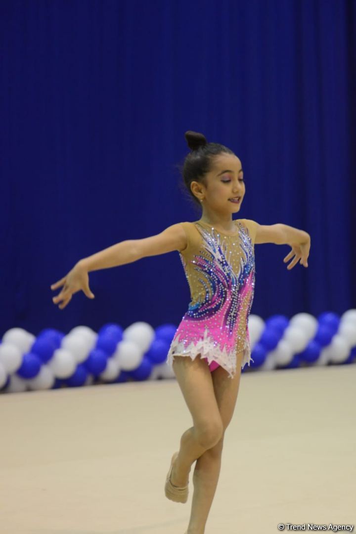 Bədii gimnastika üzrə "Ocaq Sport" klubunun açıq birinciliyinin ikinci günü start götürüb (FOTO)