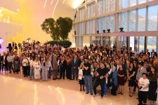“Azərbaycan xalçası-ilmələrin rəqsi” adlı yeni xalça kolleksiyası təqdim olunub (FOTO)