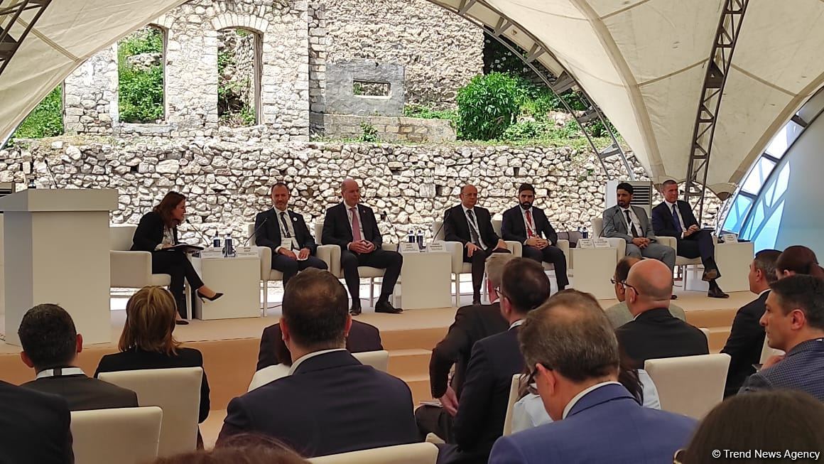 Şuşada Bakı Enerji Həftəsi çərçivəsində xüsusi sessiya keçirilir (FOTO)
