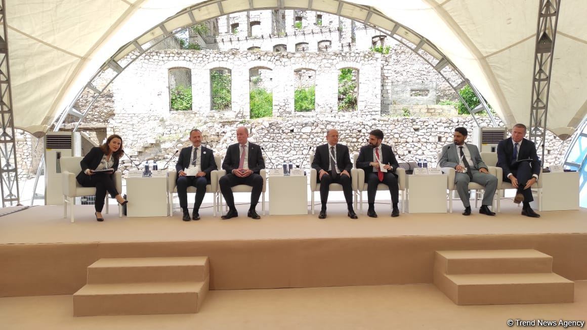Şuşada Bakı Enerji Həftəsi çərçivəsində xüsusi sessiya keçirilir (FOTO)