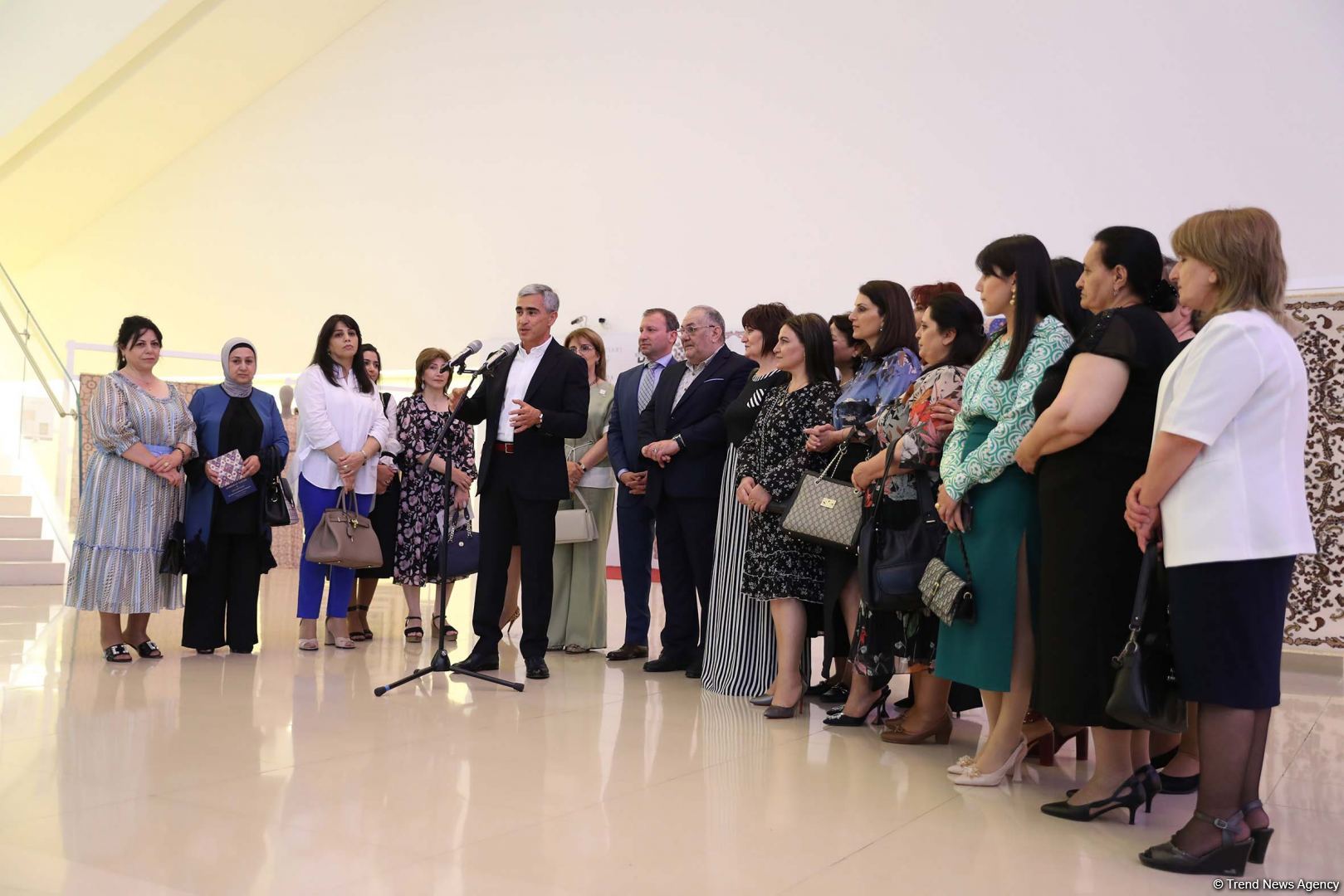 “Azərbaycan xalçası-ilmələrin rəqsi” adlı yeni xalça kolleksiyası təqdim olunub (FOTO)