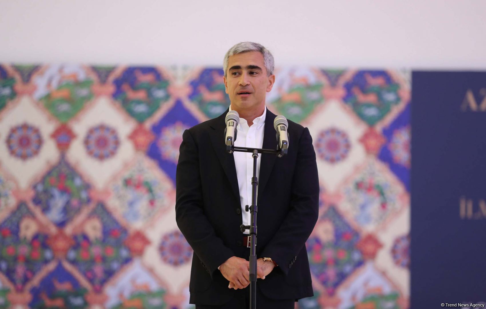 “Azərbaycan xalçası-ilmələrin rəqsi” adlı yeni xalça kolleksiyası təqdim olunub (FOTO)