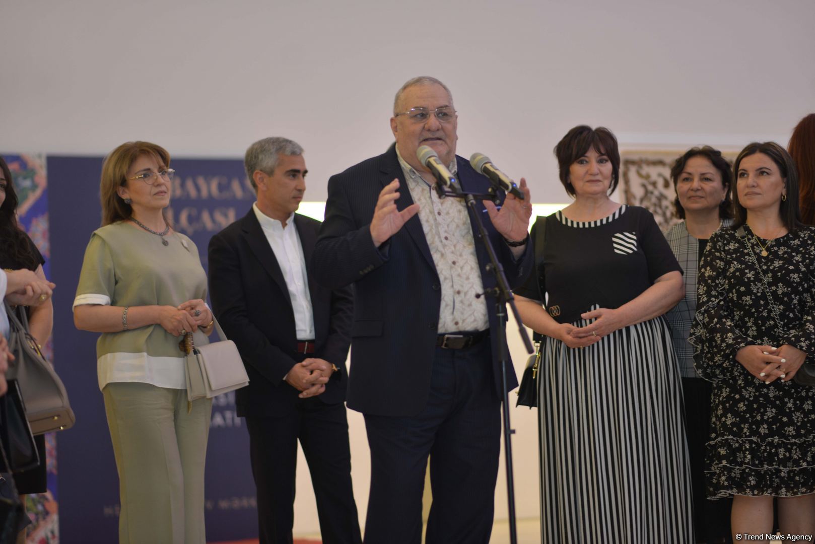 “Azərbaycan xalçası-ilmələrin rəqsi” adlı yeni xalça kolleksiyası təqdim olunub (FOTO)