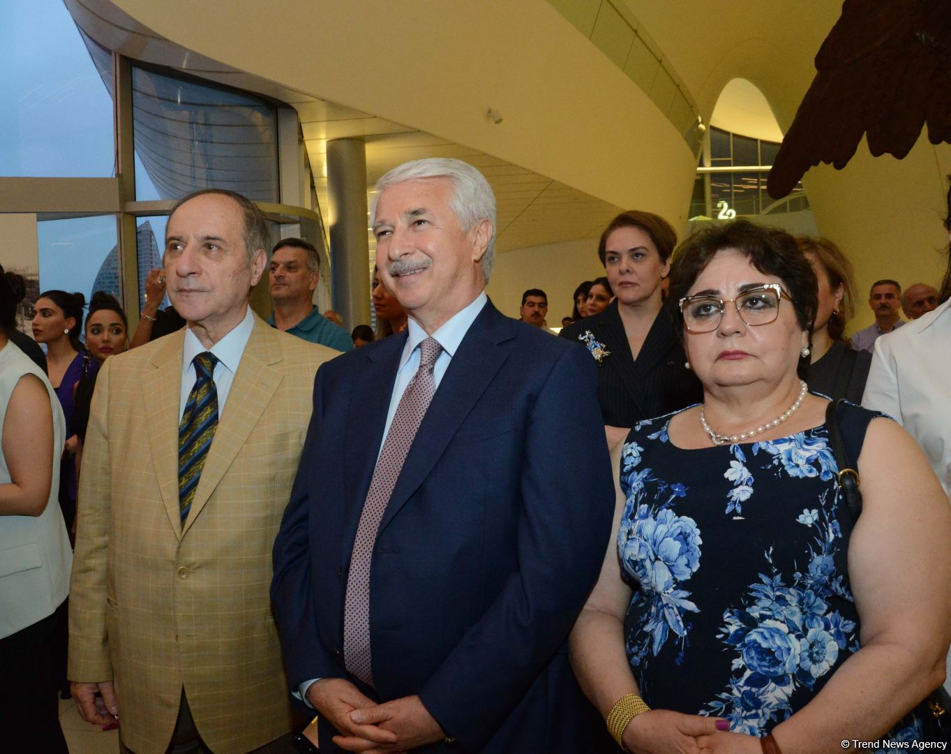 “Azərbaycan xalçası-ilmələrin rəqsi” adlı yeni xalça kolleksiyası təqdim olunub (FOTO)