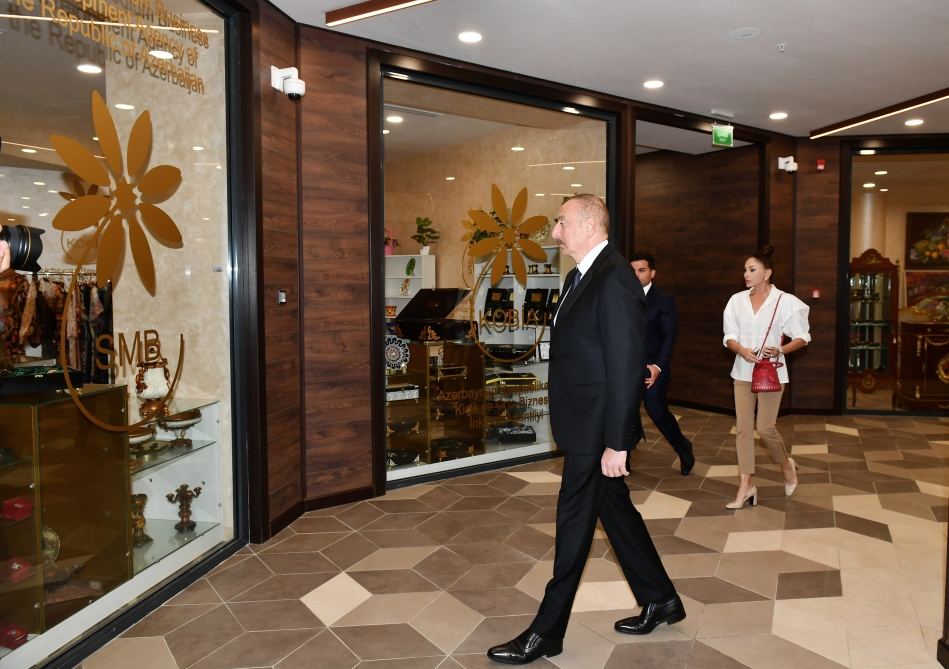 Prezident İlham Əliyev və Birinci xanım Mehriban Əliyeva Bakıda “Şərq Bazarı” kompleksində yaradılan şəraitlə tanış olublar (FOTO)