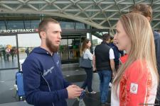 Avropa Çempionatında medallar qazanmış gimnastlar Azərbaycana qayıdıb (FOTO)