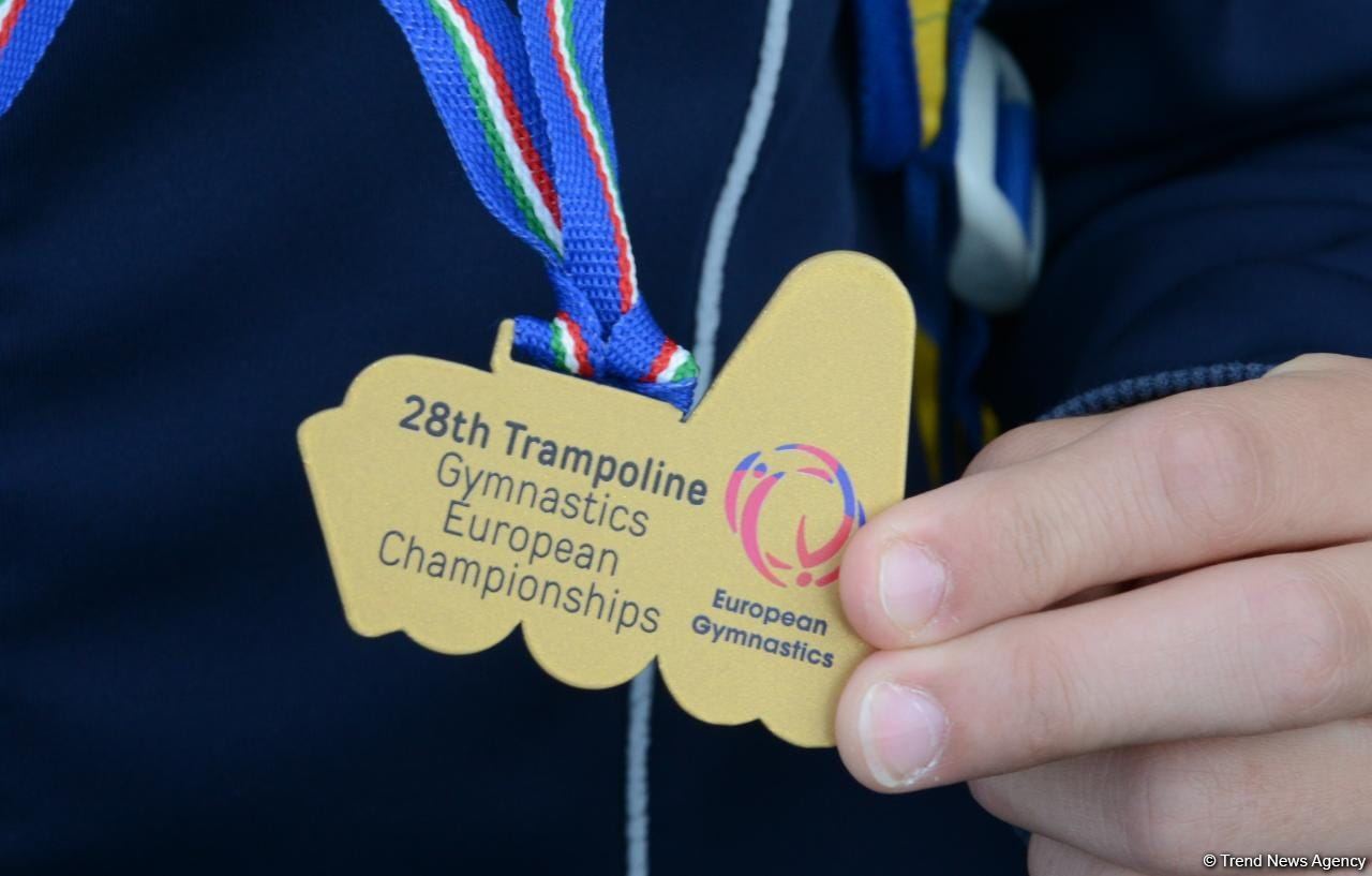Avropa Çempionatında medallar qazanmış gimnastlar Azərbaycana qayıdıb (FOTO)