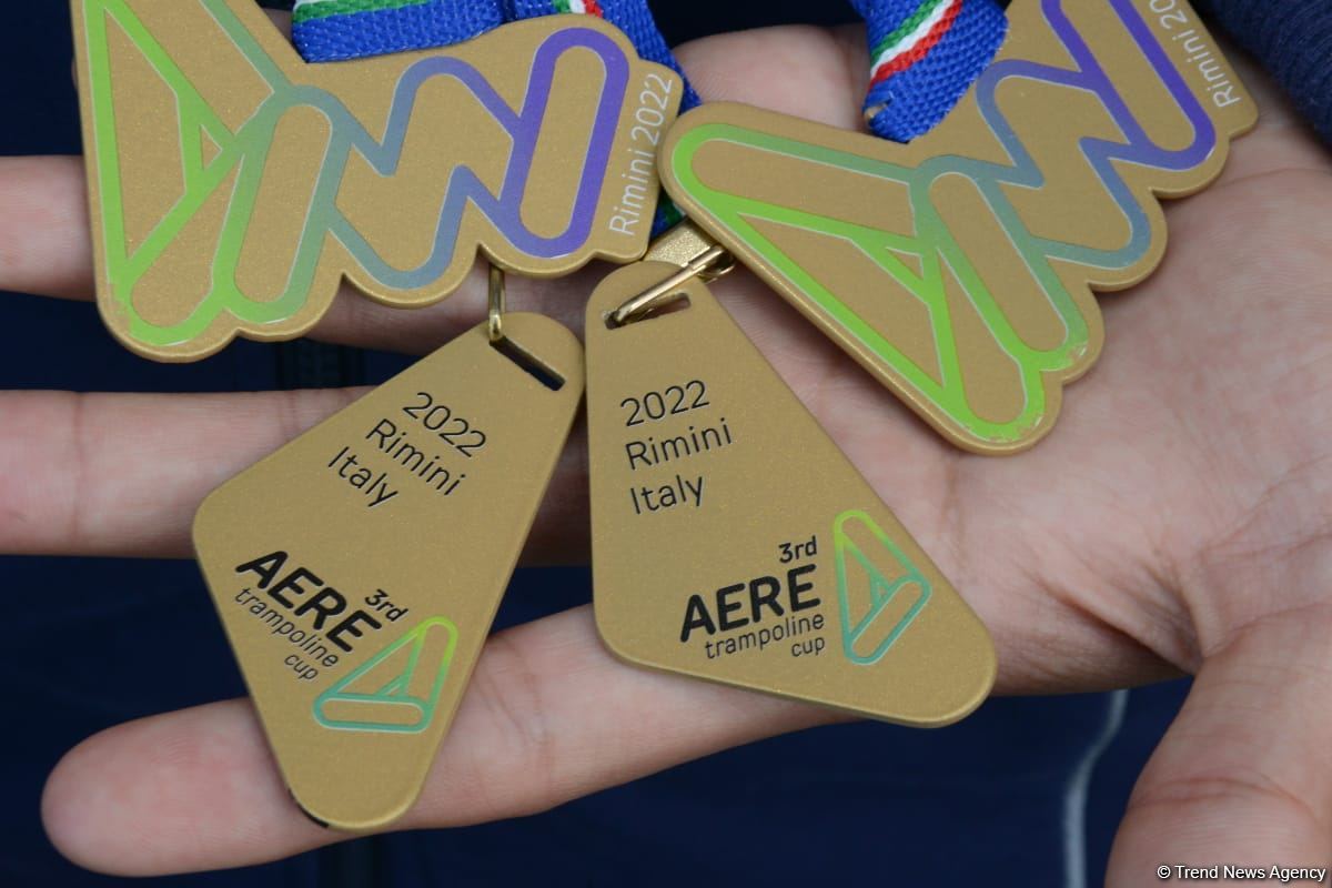 Avropa Çempionatında medallar qazanmış gimnastlar Azərbaycana qayıdıb (FOTO)