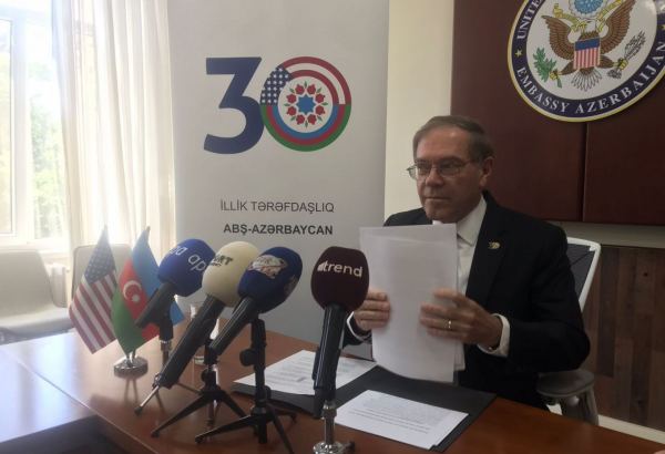 ABŞ sülh prosesinin dəstəklənməsi üçün Azərbaycan və Ermənistanla dialoq aparır - Səfir