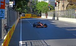 F1 pilotlarının birinci məşq sessiyası başa çatıb (FOTO)