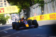 F1 pilotlarının birinci məşq sessiyası başa çatıb (FOTO)