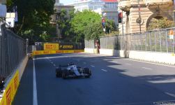 F1 pilotlarının birinci məşq sessiyası başa çatıb (FOTO)