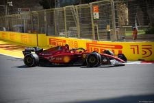 F1 pilotlarının birinci məşq sessiyasına start verilib (FOTO)