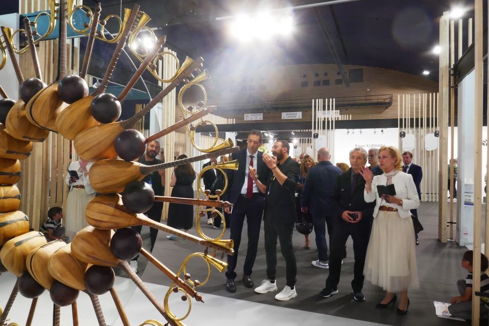 Heydər Əliyev Fondunun dəstəyi ilə Azərbaycan Parisdə “Revelations” Beynəlxalq Biennalesində təmsil olunur (FOTO)
