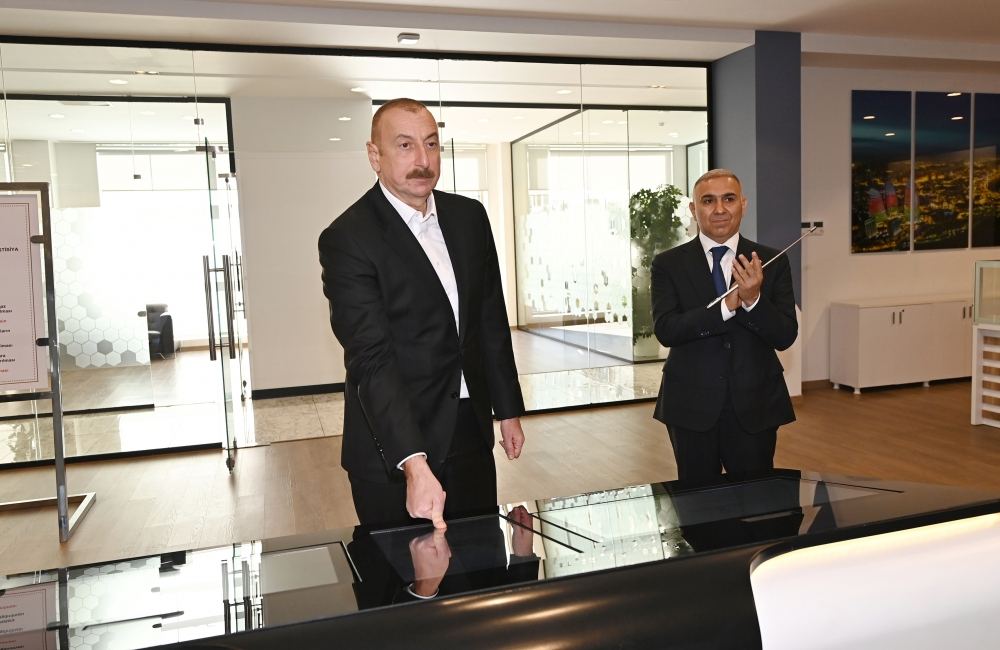 Prezident İlham Əliyev Bakıda yeni elektrik yarımstansiyasının və Rəqəmsal Şəbəkələrin Baş İdarəetmə Mərkəzinin açılışında iştirak edib (FOTO/VİDEO)