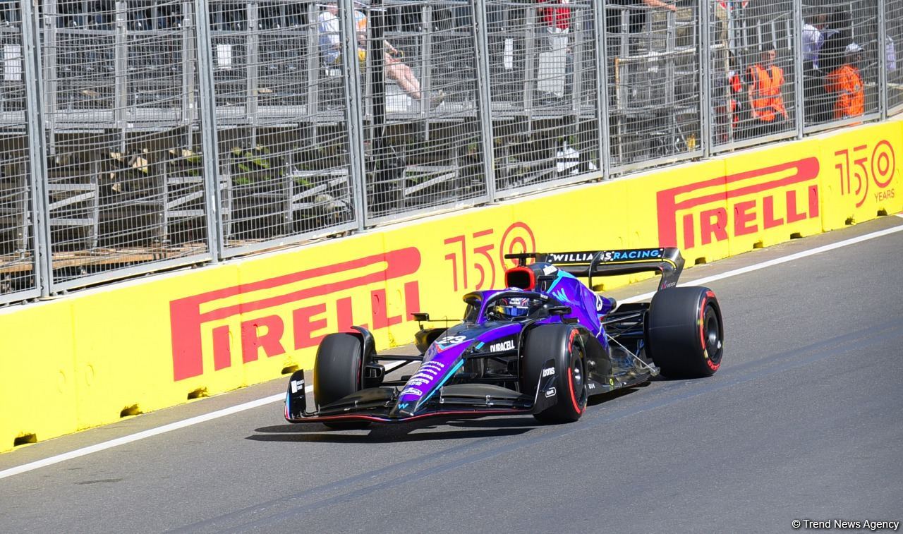 F1 pilotlarının birinci məşq sessiyası başa çatıb (FOTO)