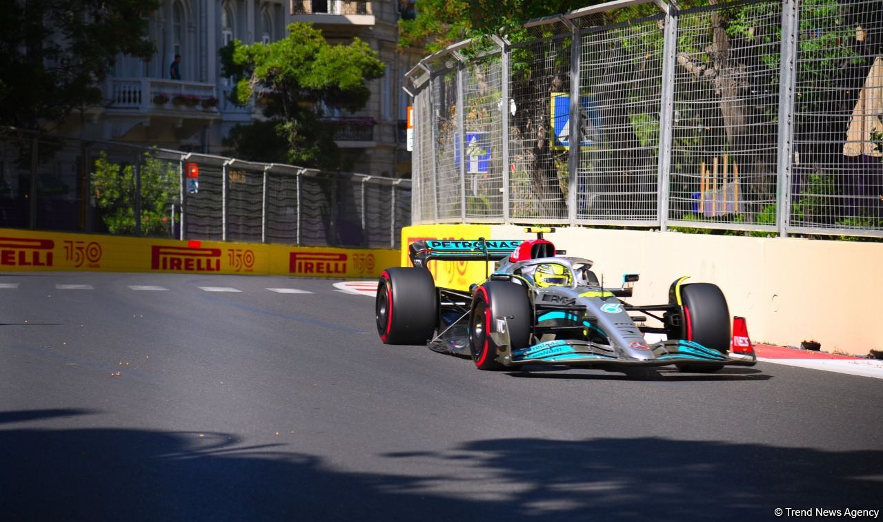 F1 pilotlarının birinci məşq sessiyası başa çatıb (FOTO)