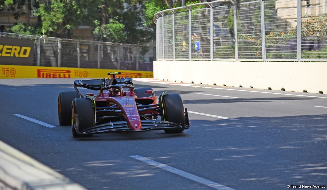 F1 pilotlarının birinci məşq sessiyası başa çatıb (FOTO)