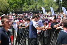 Formula 1 pilotlarının Bakıda avtoqraf sessiyası keçirilib (FOTO)