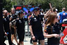 Formula 1 pilotlarının Bakıda avtoqraf sessiyası keçirilib (FOTO)