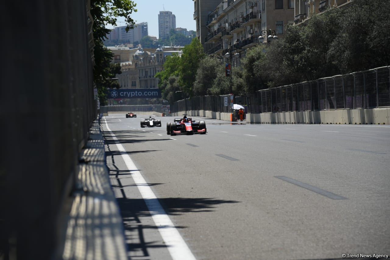 Formula 1 pilotlarının üçüncü məşq sessiyası başa çatıb (FOTO)