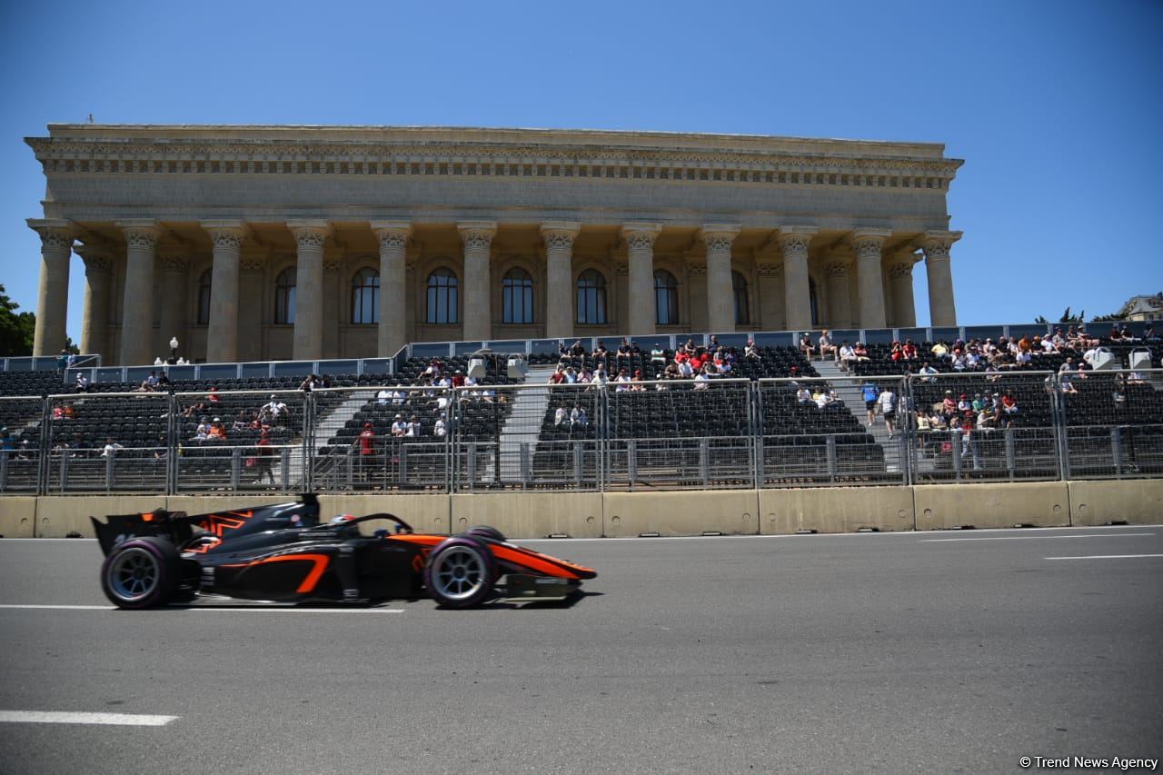 Formula 1 pilotlarının üçüncü məşq sessiyası başa çatıb (FOTO)