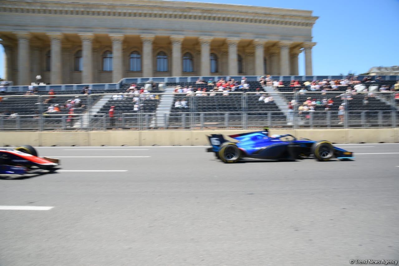 Formula 1 pilotlarının üçüncü məşq sessiyası başa çatıb (FOTO)