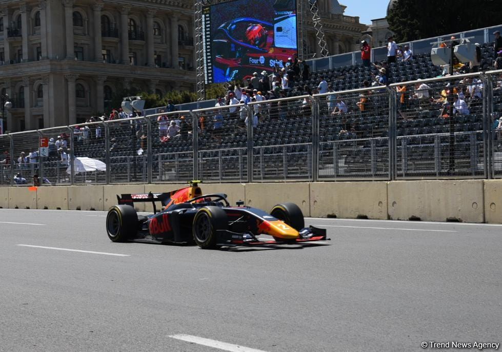 Formula 1 pilotlarının üçüncü məşq sessiyası başa çatıb (FOTO)