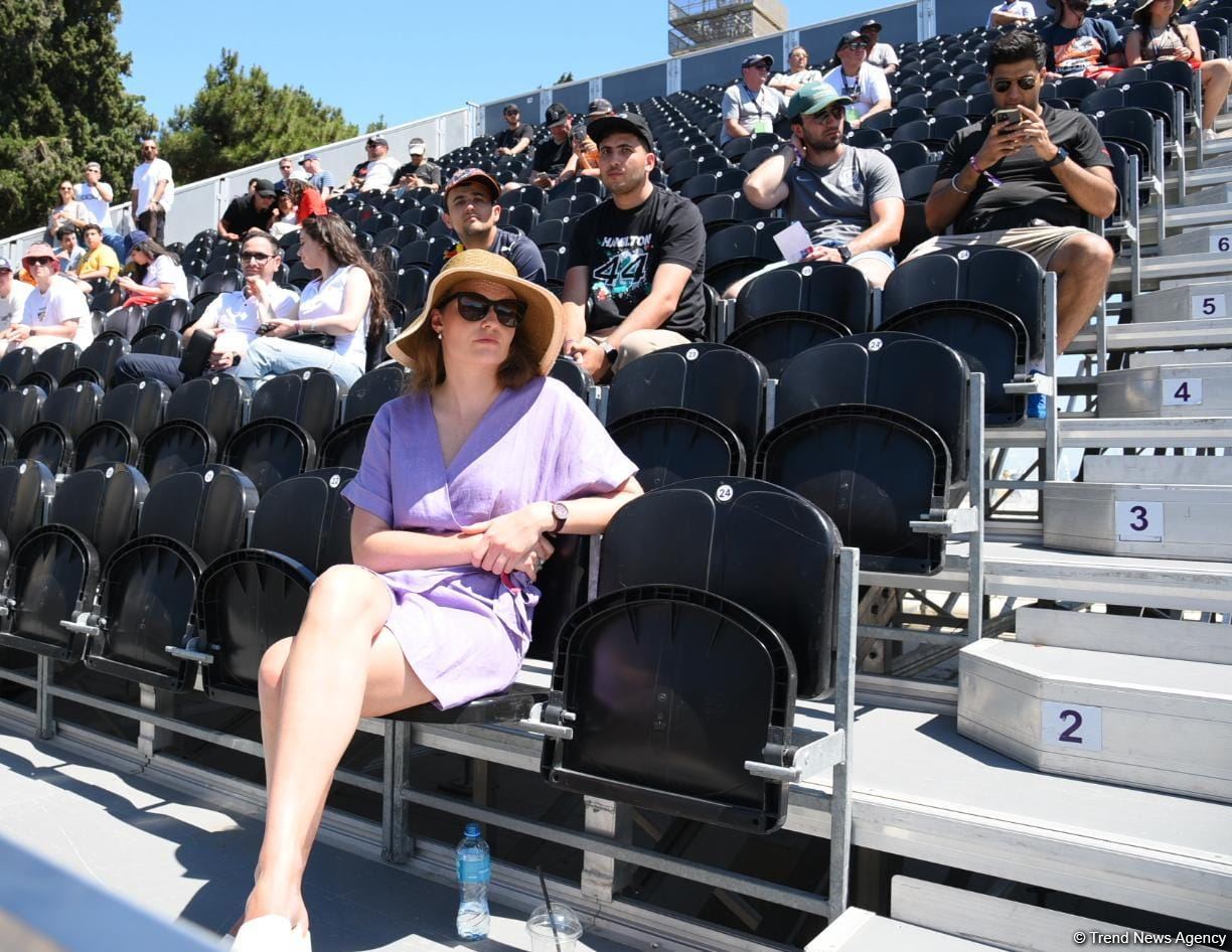 Formula 1 pilotlarının üçüncü məşq sessiyası başa çatıb (FOTO)