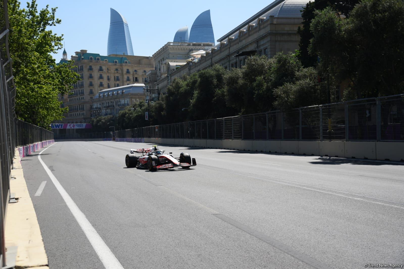 Formula 1 pilotlarının üçüncü məşq sessiyası başa çatıb (FOTO)