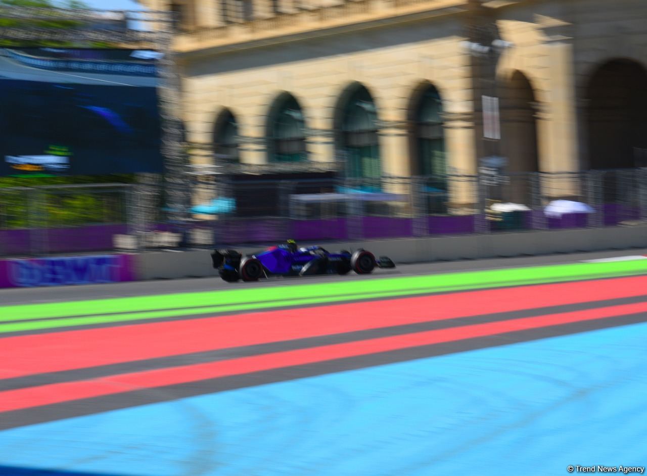 Formula 1 pilotlarının kvalifikasiya sessiyası başlayıb (FOTO)