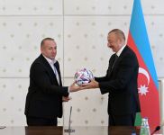Prezident İlham Əliyev minifutbol üzrə Avropa çempionatının qalibi olan milli komandamızın üzvlərini qəbul edib (FOTO) (YENİLƏNİB-2)