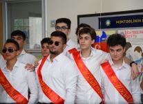 Məktəblərdə "Son zəng" çalındı (FOTOSESSİYA)