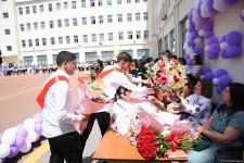 Məktəblərdə "Son zəng" çalındı (FOTOSESSİYA)